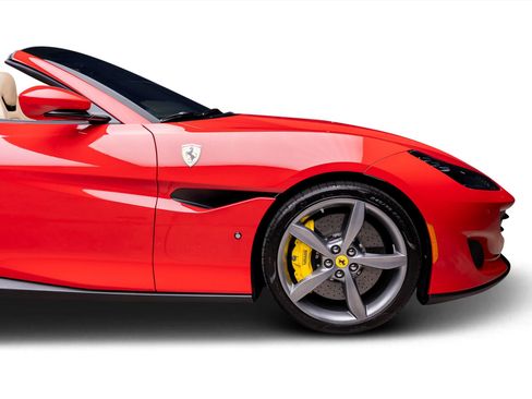 Used 2019 Ferrari Portofino Base image 24