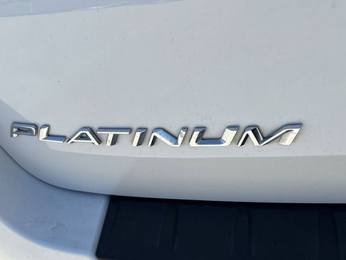 Used 2025 Ford Explorer Platinum image 6