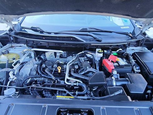 Used 2021 Nissan Rogue SV image 11