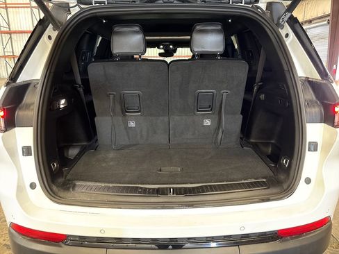 Used 2023 Jeep Grand Cherokee L Laredo image 32