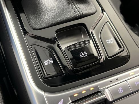 New 2026 Kia Carnival SX Prestige FWD image 32