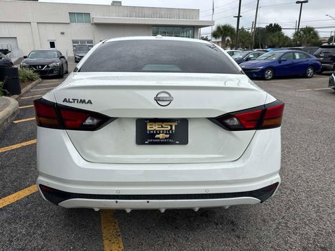 Used 2025 Nissan Altima 2.5 S FWD image 7