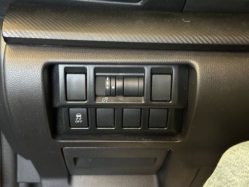 Used 2017 Subaru Impreza 2.0i AWD/4WD image 17