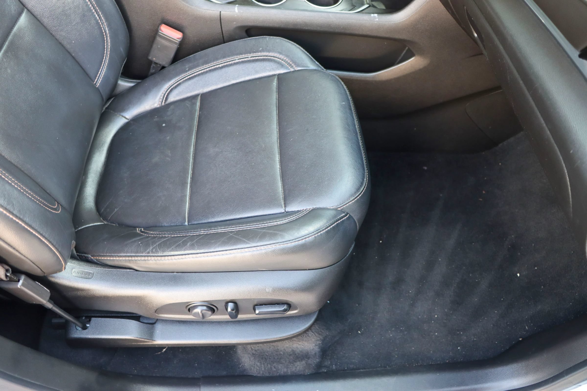 Used 2020 Chevrolet Traverse RS w/ LPO, Floor Liner Package FWD image 25