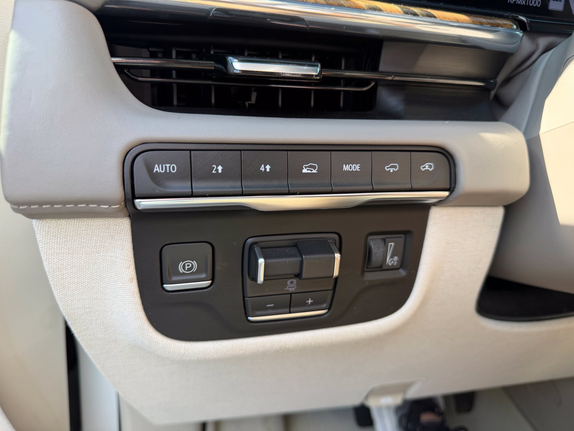 Used 2023 Cadillac Escalade Premium Luxury Platinum AWD/4WD image 24