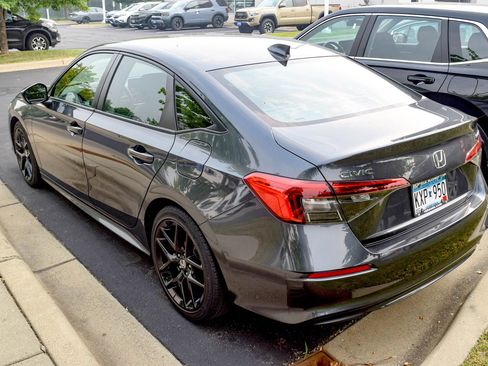Used 2023 Honda Civic Sport image 18