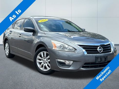 Used 2014 Nissan Altima 2.5 S w/ Display Audio Package FWD image 35
