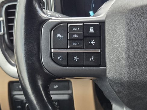 Used 2023 Ford F250 Lariat w/ Lariat Ultimate Package AWD/4WD image 25