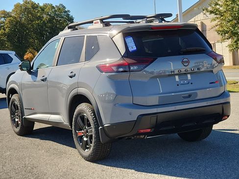 Used 2025 Nissan Rogue SV w/ Rock Creek Premium Package AWD/4WD image 4