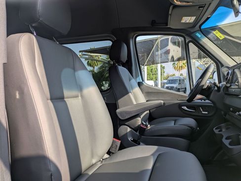 New 2025 Mercedes-Benz Sprinter 2500 image 9