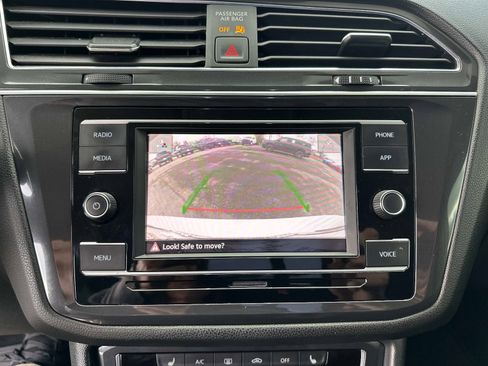 Used 2022 Volkswagen Tiguan S image 24