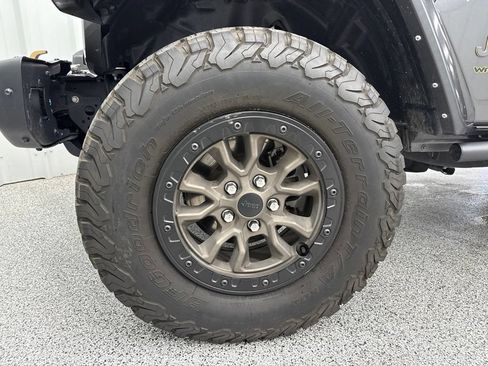 Used 2021 Jeep Wrangler Unlimited Rubicon w/ Trailer Tow Package AWD/4WD image 11