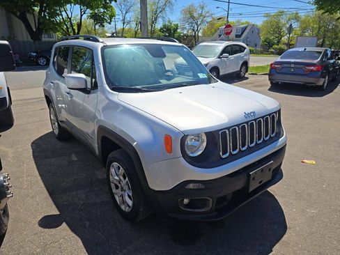 Used 2018 Jeep Renegade Latitude w/ Cold Weather Group AWD/4WD image 1