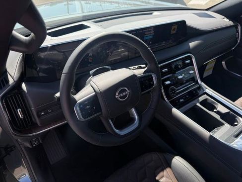 New 2025 Nissan Armada Platinum Reserve image 18