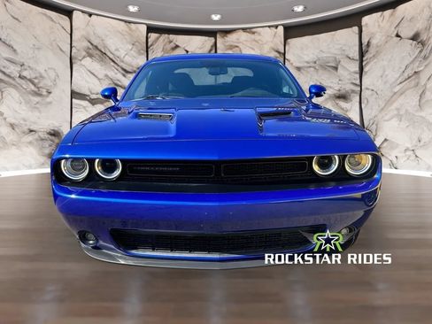 Used 2018 Dodge Challenger SXT w/ Blacktop Package RWD image 5