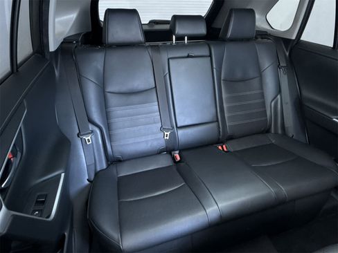 Used 2019 Toyota RAV4 Limited image 41