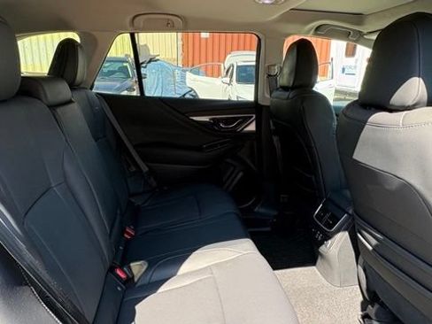 Used 2025 Subaru Outback Limited AWD/4WD image 15