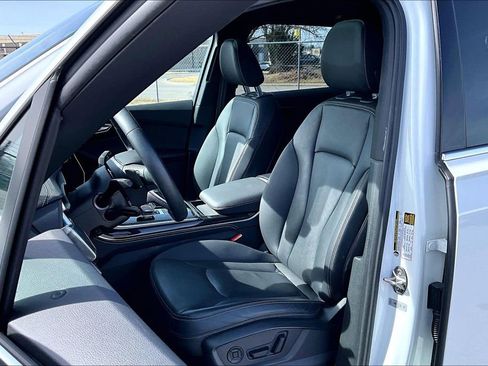 Used 2025 Audi Q7 3.0T Premium Plus AWD/4WD image 36