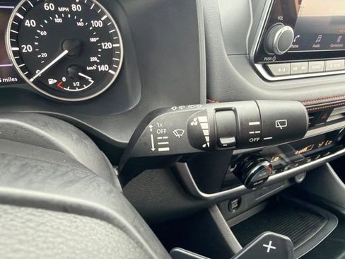 Used 2025 Nissan Rogue SV AWD/4WD image 29