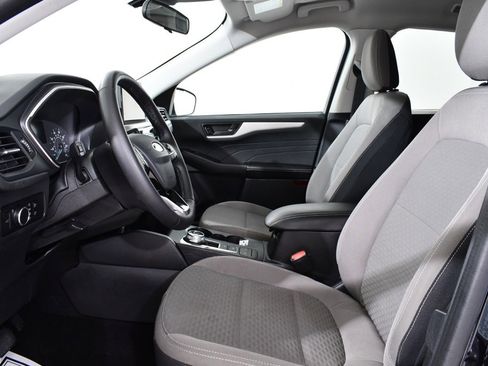 Used 2022 Ford Escape SE w/ SE Sport Appearance Package image 6