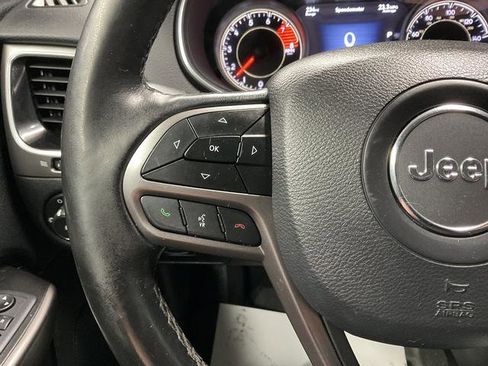 Used 2020 Jeep Cherokee Limited image 18