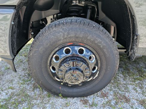 New 2026 RAM 3500 Big Horn AWD/4WD image 11