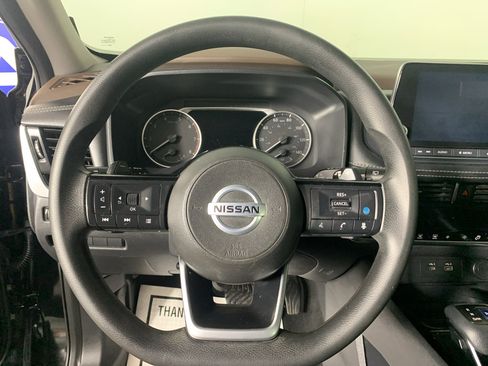 Used 2021 Nissan Rogue SV image 22