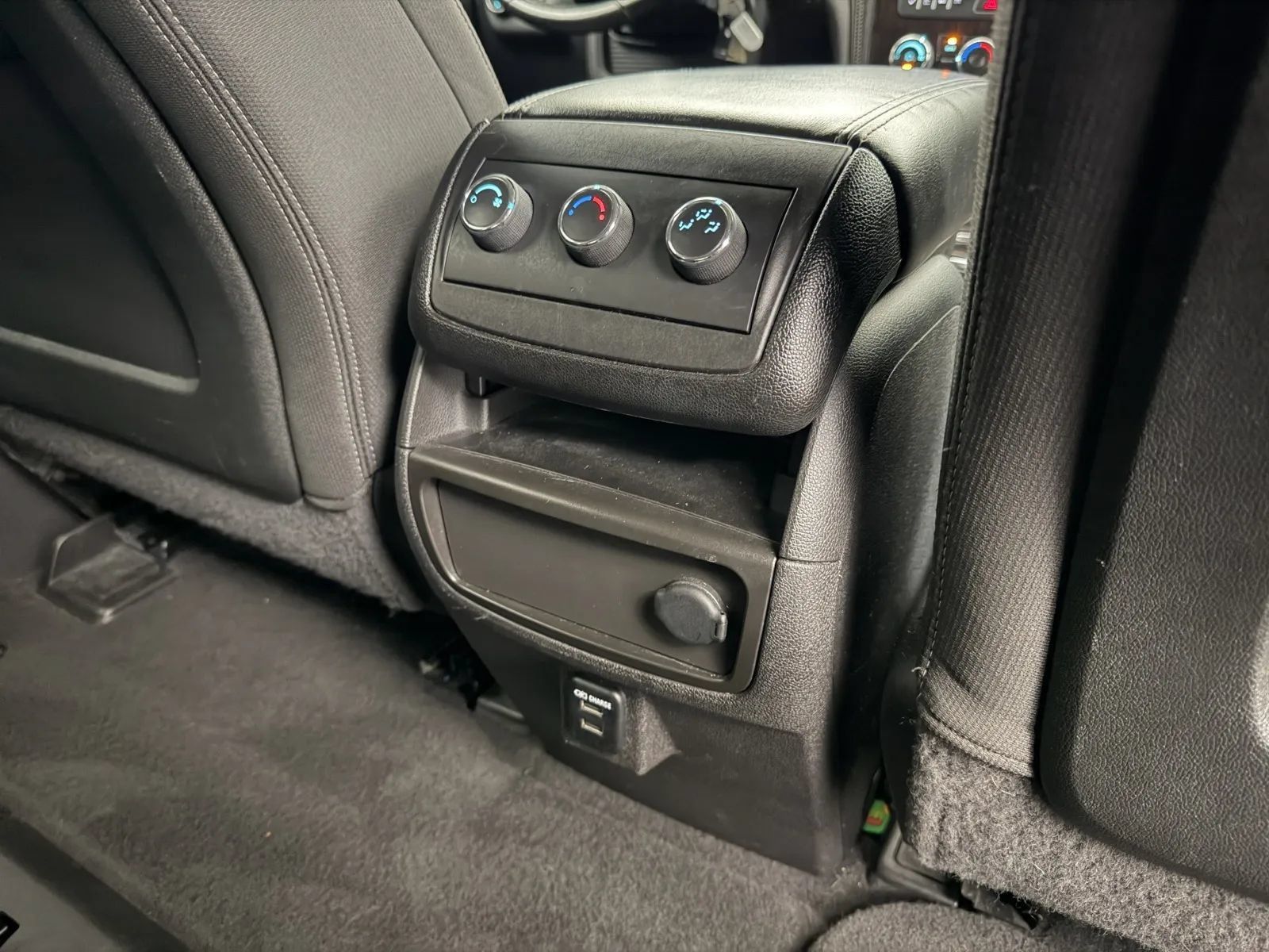 Used 2015 Chevrolet Traverse LT w/ Style and Technology Package FWD image 25