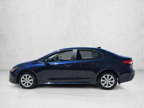 Used 2025 Toyota Corolla LE FWD image 9