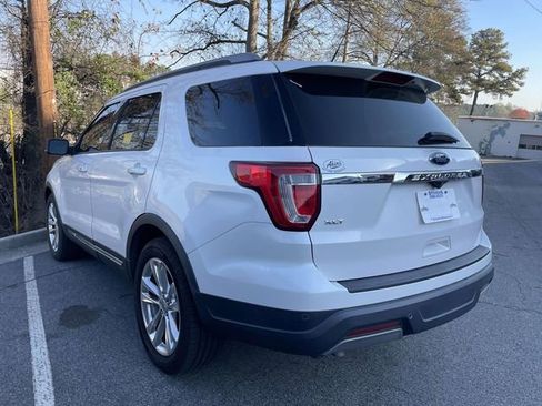 Used 2019 Ford Explorer XLT w/ Equipment Group 202A image 7