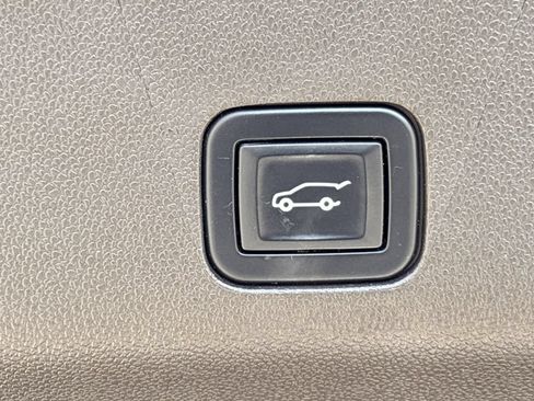 Used 2022 Chevrolet Tahoe LT RWD image 29