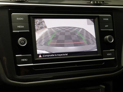 Used 2022 Volkswagen Tiguan S image 11