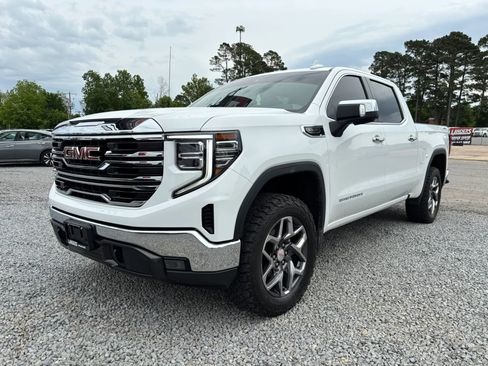 Used 2022 GMC Sierra 1500 SLT w/ SLT Convenience Package AWD/4WD image 3