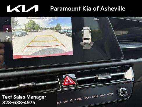 Certified 2025 Kia Niro EX FWD image 10