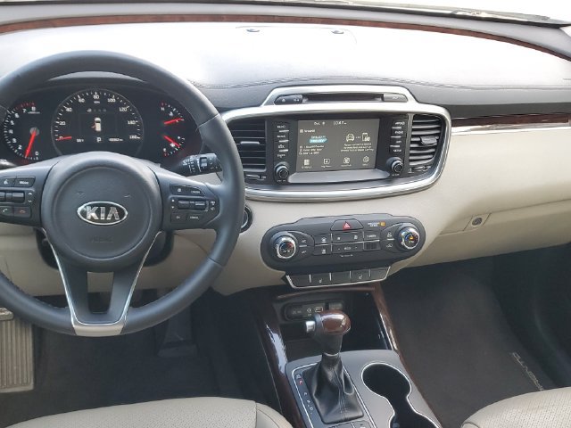 Used 2018 Kia Sorento EX FWD image 12