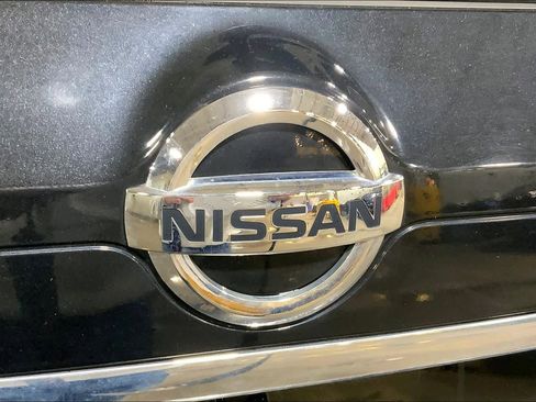 Used 2016 Nissan Rogue SL w/ SL Premium Package image 31