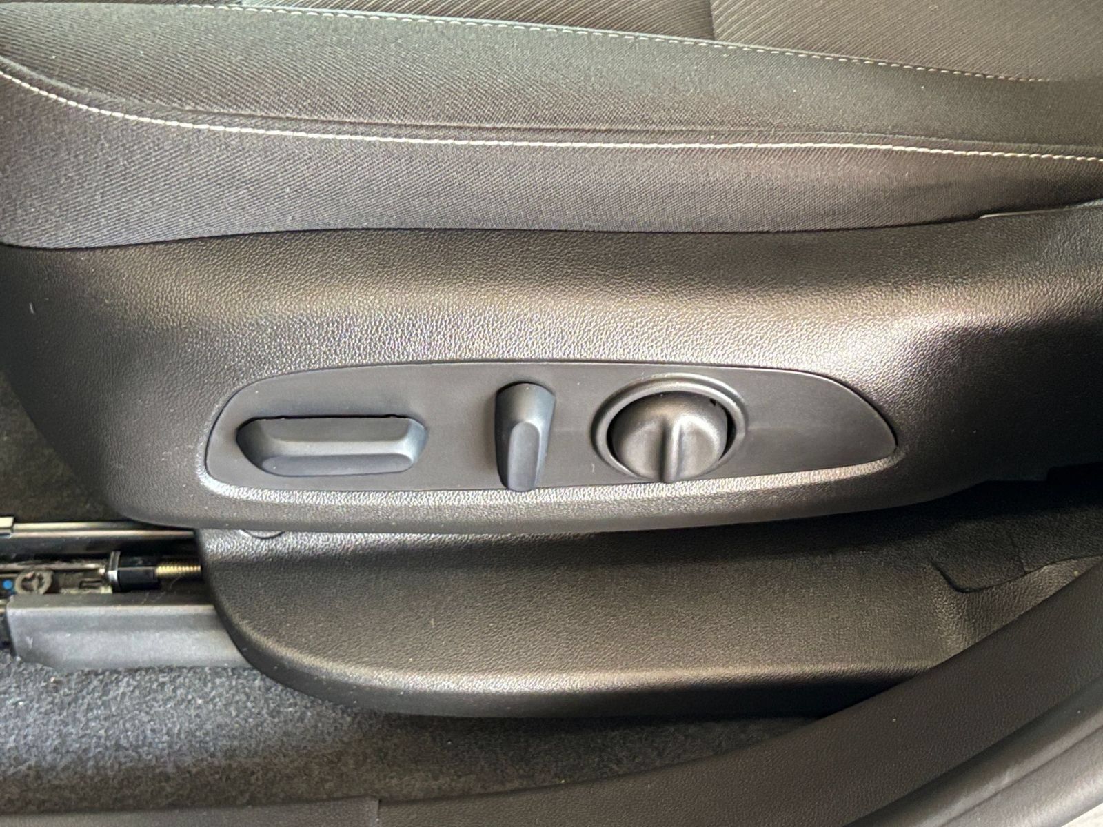 Used 2026 Chevrolet Blazer LT FWD image 22