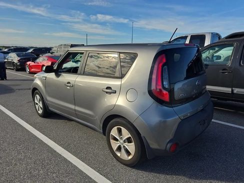 Used 2015 Kia Soul FWD image 2