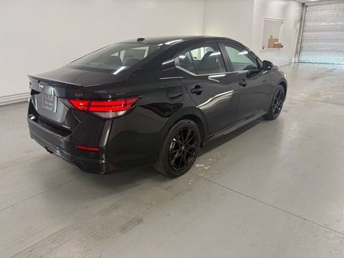 New 2025 Nissan Sentra SR w/ Midnight Edition image 4