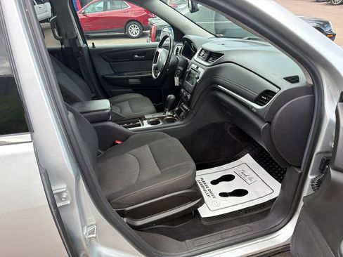 Used 2016 Chevrolet Traverse LT AWD/4WD image 9