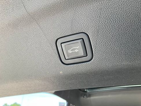 Used 2023 GMC Yukon Denali AWD/4WD image 20