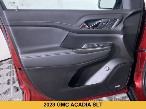 Used 2023 GMC Acadia SLT w/ Preferred Package FWD image 11