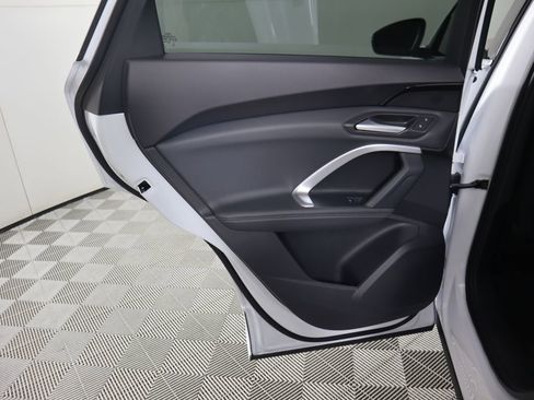 Used 2025 Audi Q5 Premium w/ Convenience Package image 28