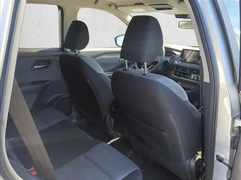 Used 2023 Nissan Rogue SV image 17