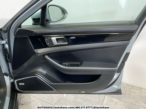 Used 2022 Porsche Panamera 4S w/ Premium Package image 40