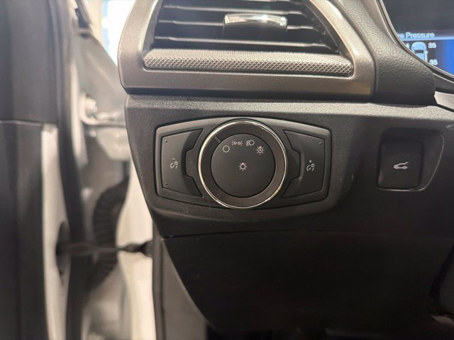 Used 2018 Ford Fusion SE w/ Fusion SE Technology Package FWD image 20