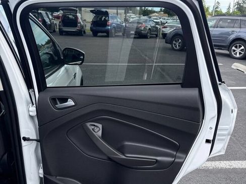 Used 2017 Ford Escape SE AWD/4WD image 15