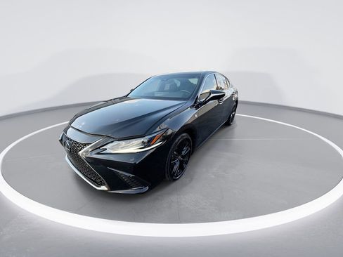 Used 2023 Lexus ES 300h F Sport w/ Accessory Package (Z2) image 4