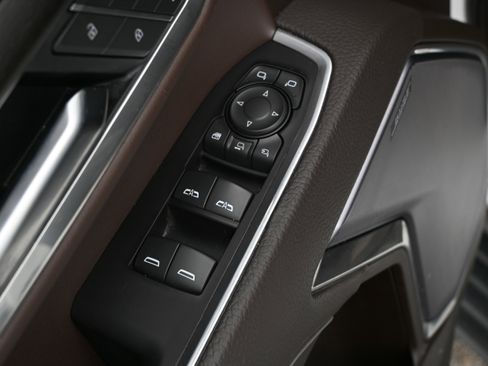 Used 2025 GMC Sierra 2500 Denali w/ Technology Package image 28