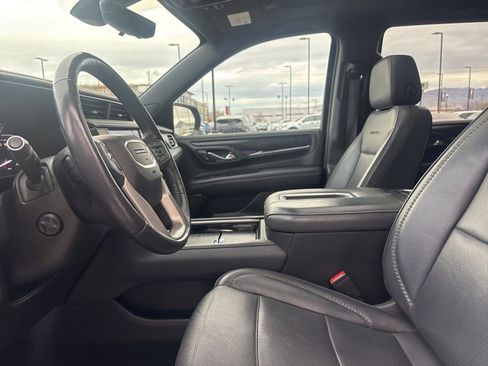 Used 2021 GMC Yukon Denali w/ Advanced Technology Package image 25
